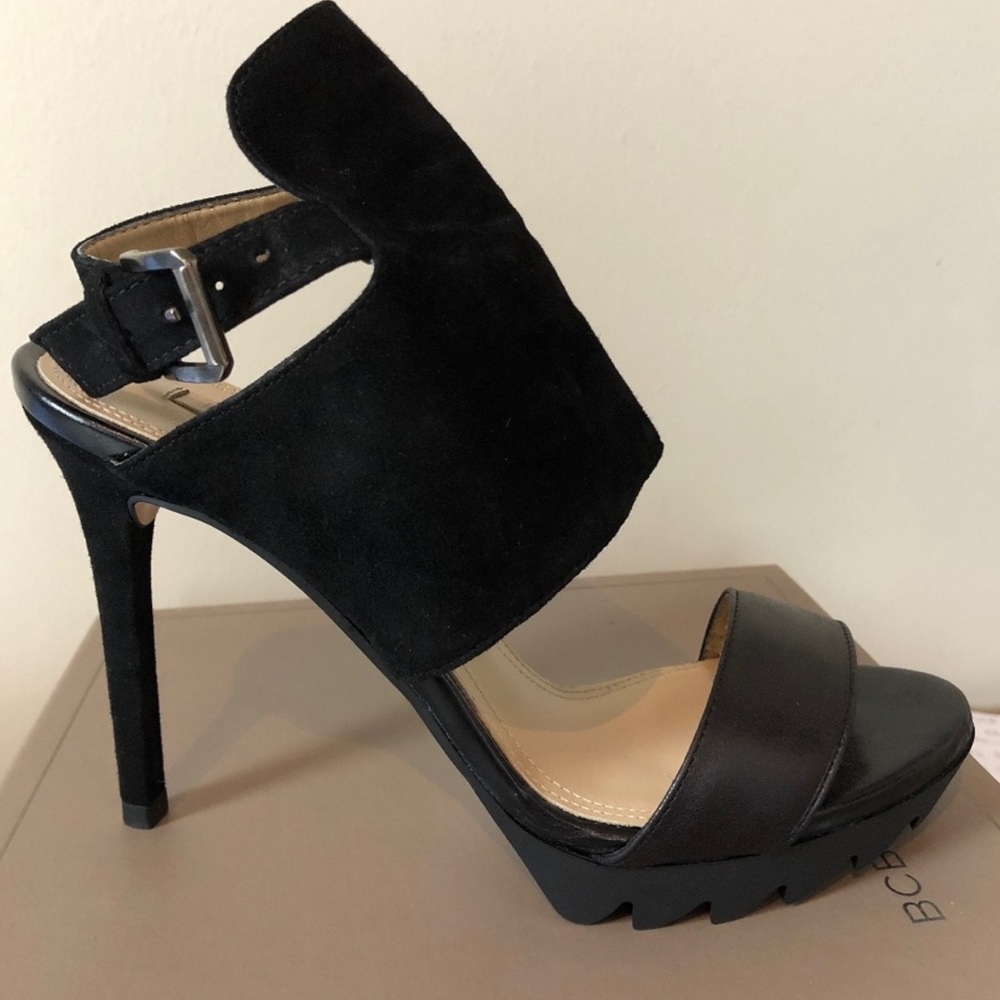BCBGMaxAzria Black Pumps